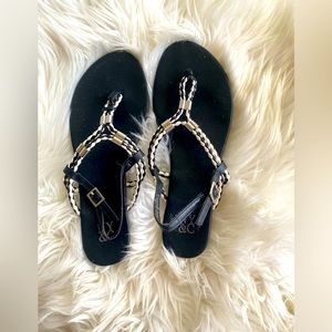 ✨NY&Company black sandals ✨size 8